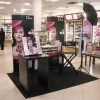 Make-Up Stationen und Spiegel mit Beleuchtung für Stores und Shops